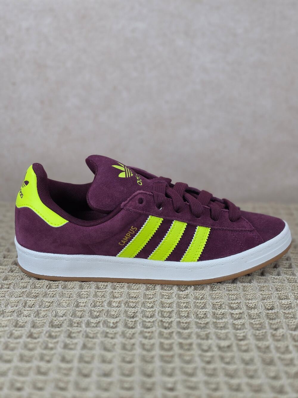 Adidas Campus ADV JQ2099 Men’s 6.5 / Women’s 7.5 Maroon Yellow Gum – Brand New